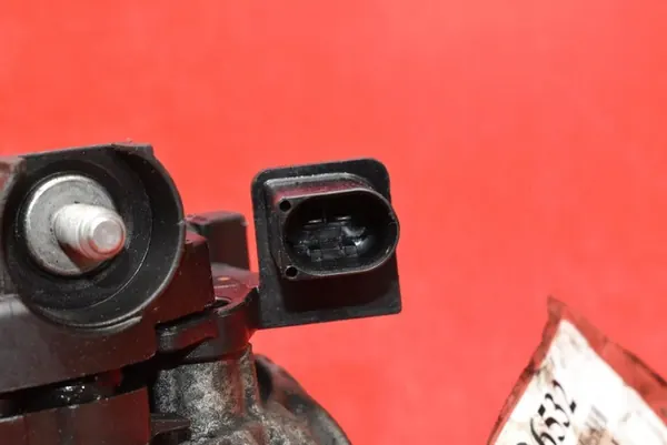 Vaihtovirtageneraattori BMW E90 E91 2.0i 7532966-05 image 10