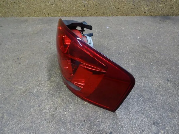 AUDI A3 8P 3D Lámpara Trasera Derecha 8P3945096A image 3