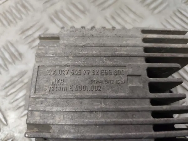 Lämmityspuhaltimen Ohjain Mercedes W210 A0275457732 image 2