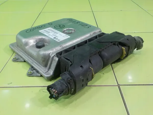 OPEL COMBO D 1.3 CDTI Moottorinohjain 55255949 image 4