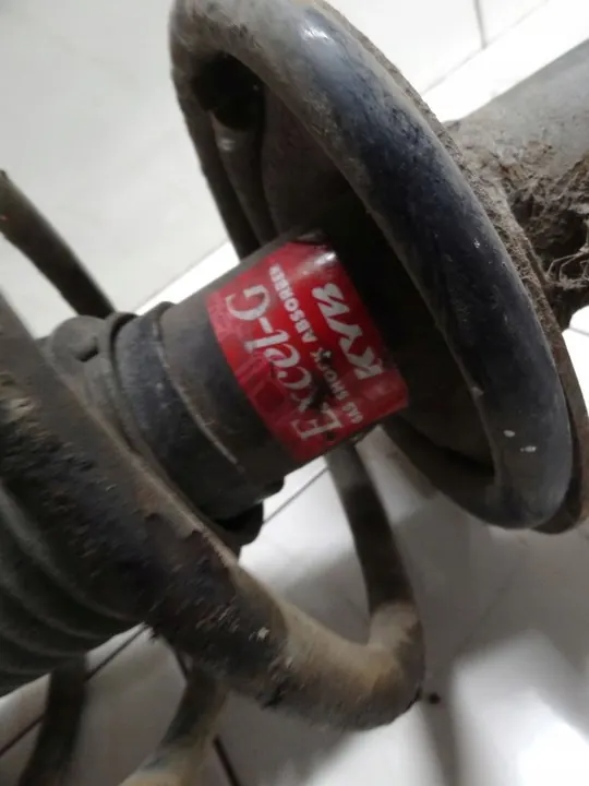 VOLVO S40 V40 2000 1.8 B McPherson Gauche Avant image 3