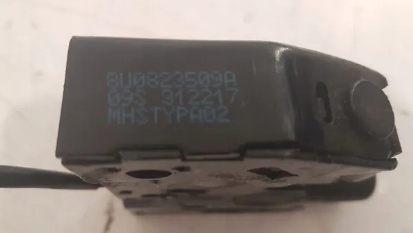 Audi OE Motorhuv Lock image 4