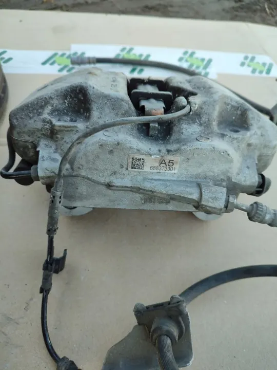 Jarrulevyt & 4-Mäntäpuristimet Etu OEM 6883733 image 3