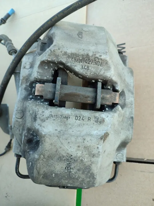 Jarrulevyt & 4-Mäntäpuristimet Etu OEM 6883733 image 4