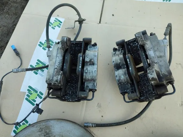 Jarrulevyt & 4-Mäntäpuristimet Etu OEM 6883733 image 8