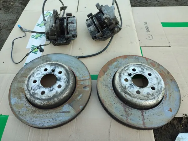 Jarrulevyt & 4-Mäntäpuristimet Etu OEM 6883733 image 9