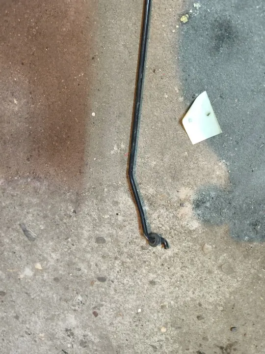 Varilla de soporte del capó OEM 0101 para Passat B8 2014-2019 image 3