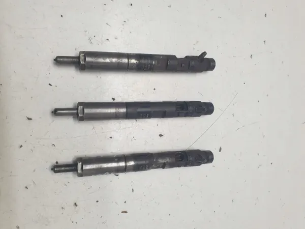 Injecteur Renault 1.5 DCI OEM 8200815416 - Occasion image 2