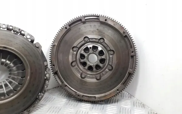 Kit de embreagem Volkswagen Golf VII 2018 201878007750 image 2