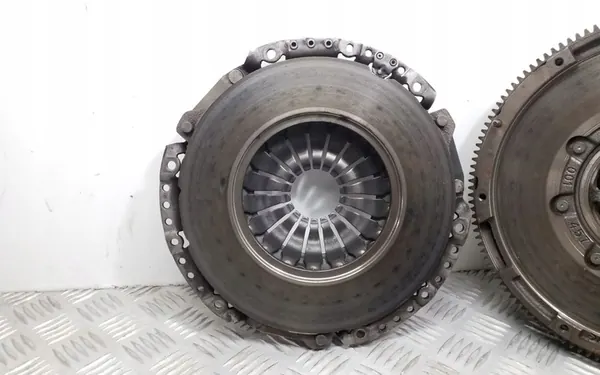 Kit de embreagem Volkswagen Golf VII 2018 201878007750 image 3