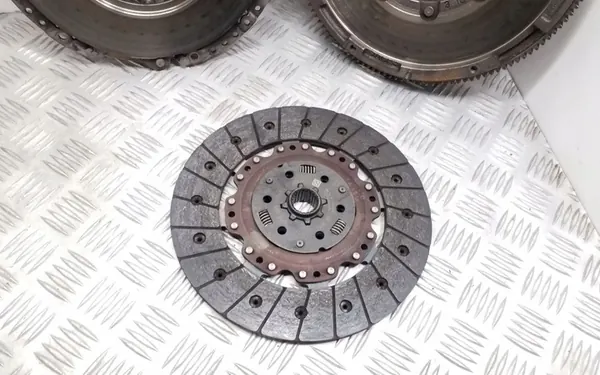 Kit de embreagem Volkswagen Golf VII 2018 201878007750 image 4