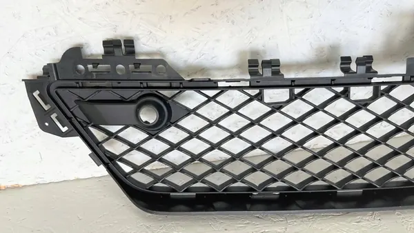 MERCEDES W204 LIFT Rejilla Central Delantera OEM image 2