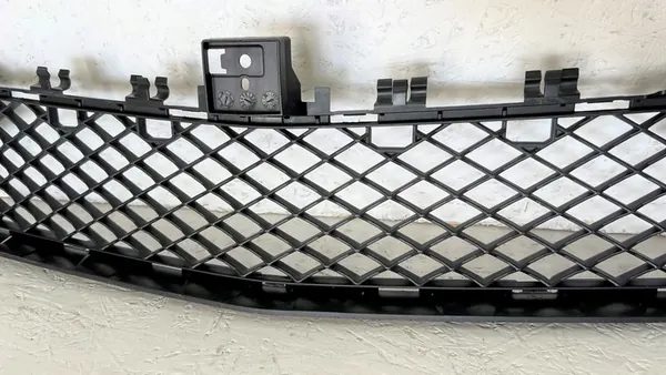 MERCEDES W204 LIFT Rejilla Central Delantera OEM image 3