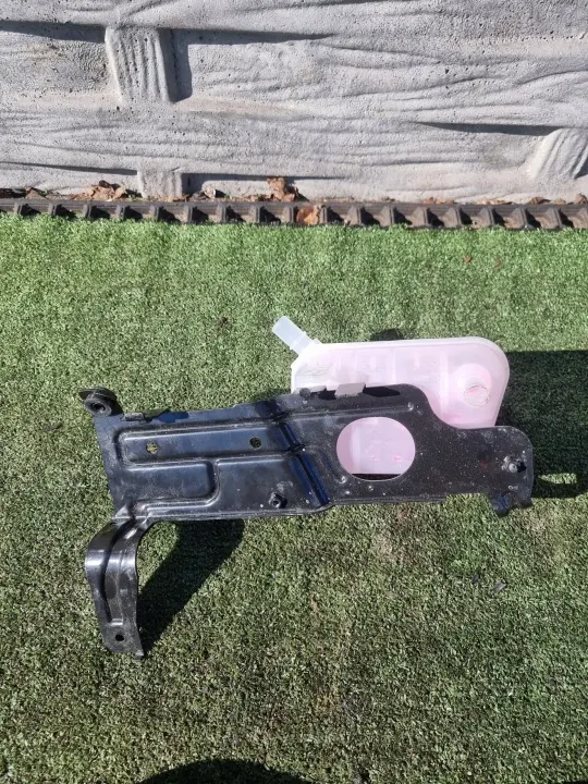 Hyundai IONIQ 5 expansionsbehållare OEM 254R0-GI000 image 5