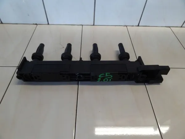 Citroen C5 2002 2.0 Hochspannungsspule Rail OEM OKL15380 image 2