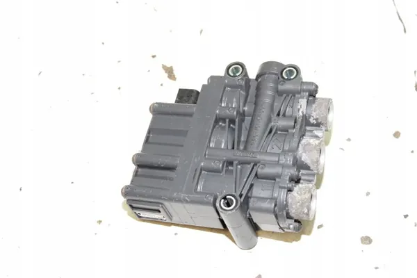 Mercedes-Benz OE A0013271425 Magnetventil image 4