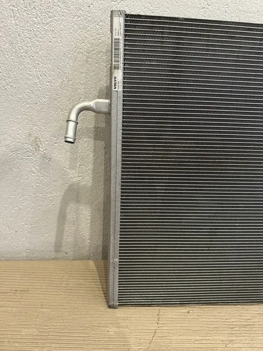 Enfriador de agua adicional Volvo XC60 II V60 S60 V90 Mild Hybrid image 3