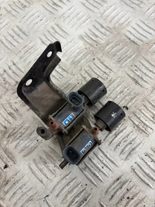 Válvula de vácuo OEM para Toyota RAV4 2.0 16V image 2