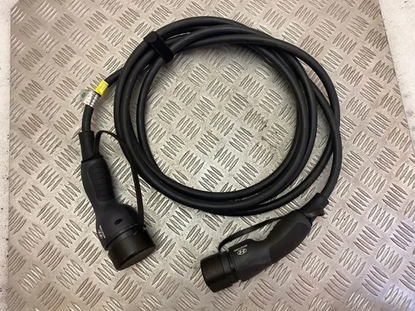 UTO34421 OEM latauskaapeli Hyundai Kona sähköautolle image 6