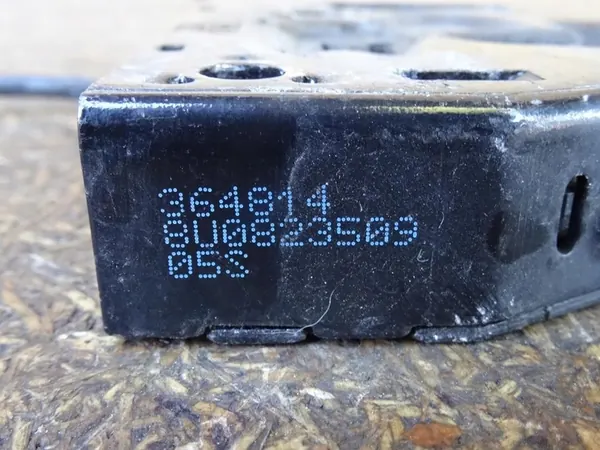 AUDI Q3 8U Motorhuv Lock Komplett 8U0823509 image 5