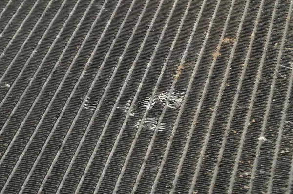 Ilmastointisäteilijä Aston Martin Vantage 4.7 OEM 9G43-19710-AB image 6