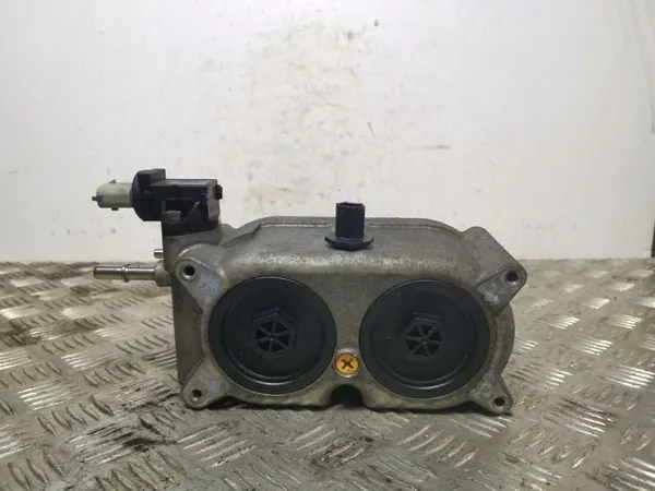 Filtro de combustível Jeep OEM FOB18366 - Usado image 2