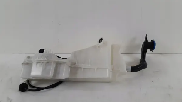 Volvo V60 II pesuliuosäiliö OEM 30747576, 30747577 image 2
