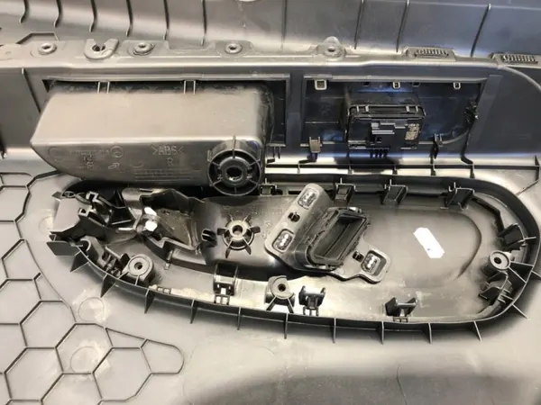 OEM LORK-2068-146112 Dörrtrim Fram Höger Mercedes image 6