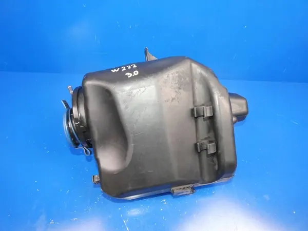 Mercedes S550 W222 13-20 Washer Fluid Reservoir A2228690420 image 2