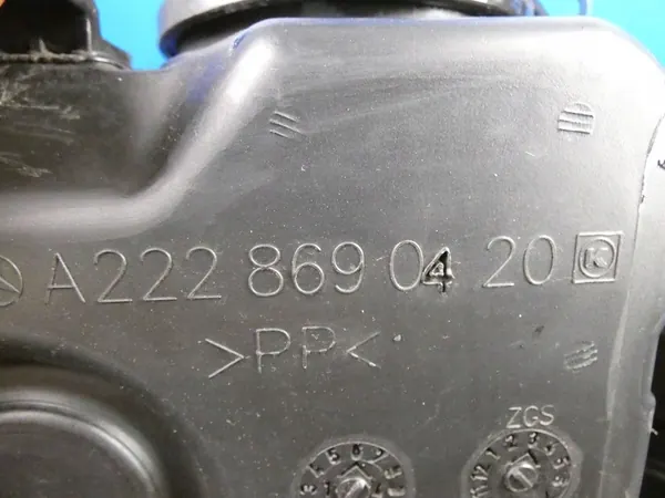 Mercedes S550 W222 13-20 Washer Fluid Reservoir A2228690420 image 3