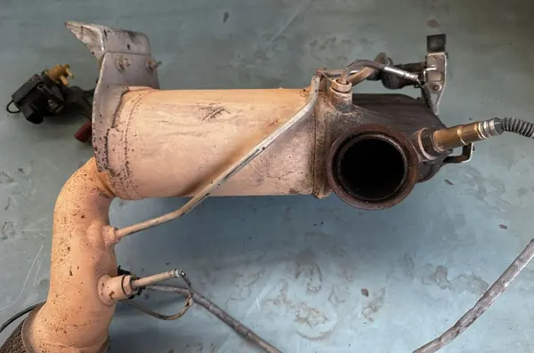 VW Passat B7 2.0TDI Katalysator DPF OEM 3C0131765H image 2