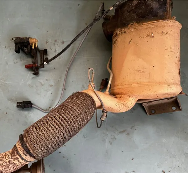 VW Passat B7 2.0TDI Katalysator DPF OEM 3C0131765H image 5