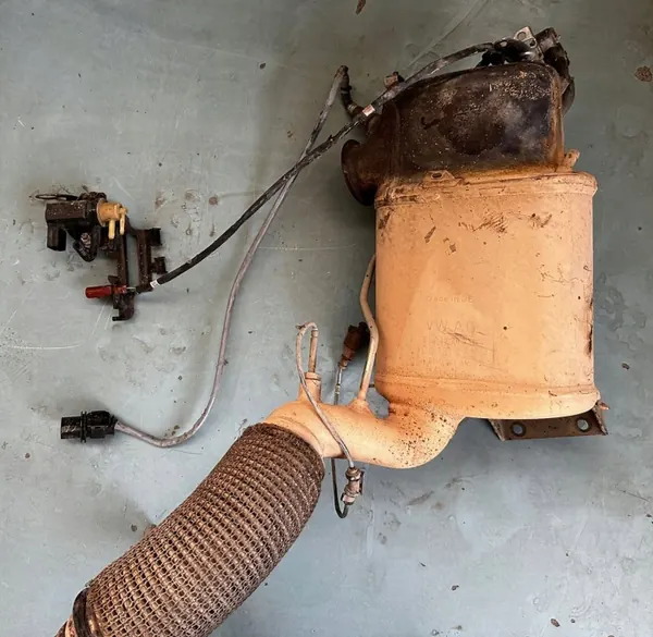 VW Passat B7 2.0TDI Katalysator DPF OEM 3C0131765H image 7