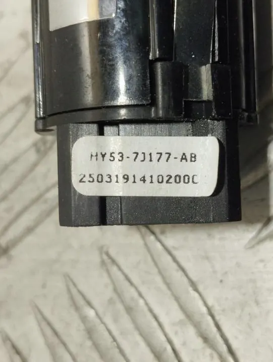 Aston Martin DB11 2019 Kytkin OEM HY537J177AB image 4