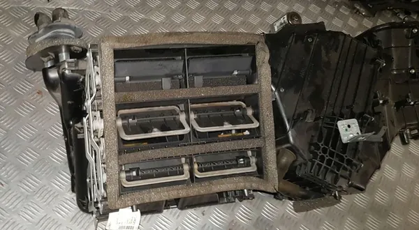 Porsche Cayenne 7L Lift Verwarmingskern Behuizing 7L0820005FJ image 10