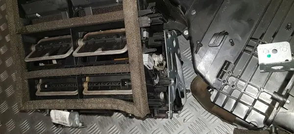 Porsche Cayenne 7L Lift Verwarmingskern Behuizing 7L0820005FJ image 9