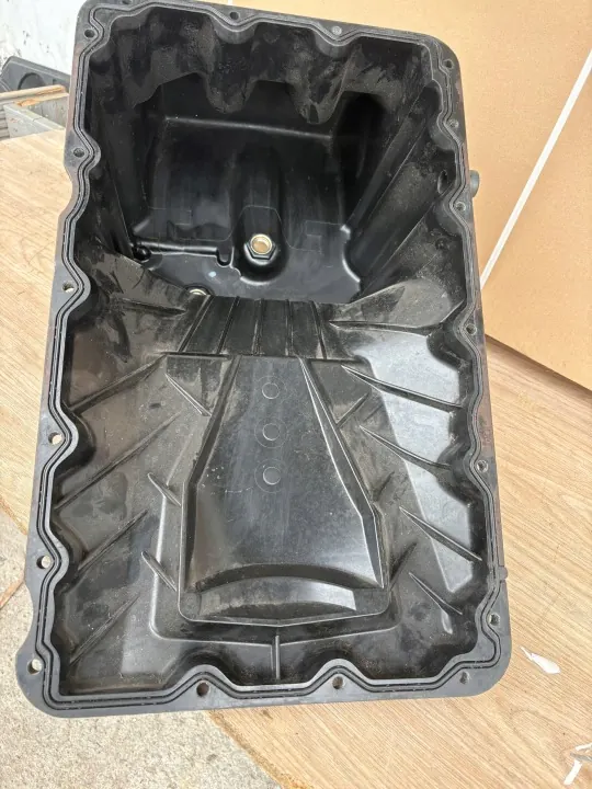 Cárter de aceite Mercedes Atego OEM A9040103913 - Usado image 2