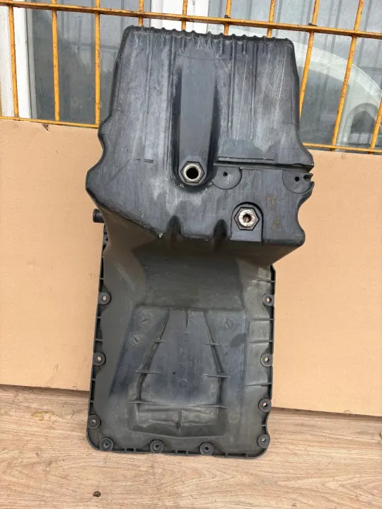 Cárter de aceite Mercedes Atego OEM A9040103913 - Usado image 3