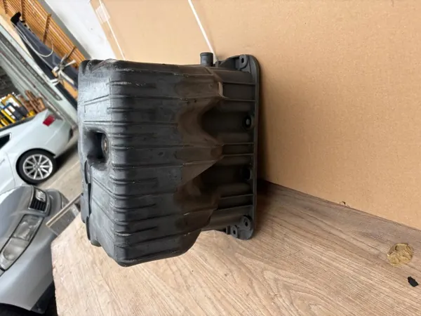 Cárter de aceite Mercedes Atego OEM A9040103913 - Usado image 4