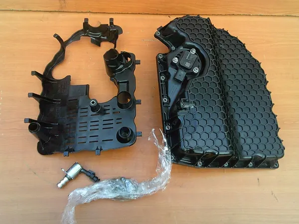 VW AUDI 2.0 TSI TFSI CJX Oljetank 06K103598A image 3