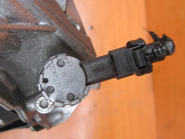 VW AUDI 2.0 TSI TFSI CJX Oljetank 06K103598A image 5