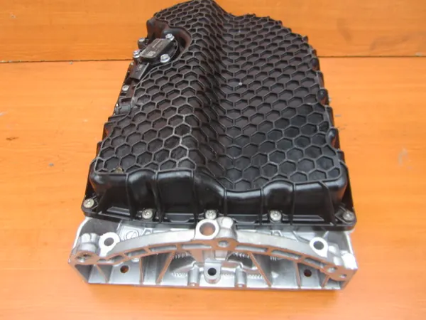 VW AUDI 2.0 TSI TFSI CJX Oljetank 06K103598A image 8