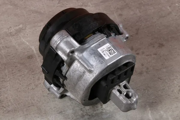 Supporto motore sinistro BMW G30 G31 G32 X3 G01 X4 G02 X5 G05 8482771 image 8