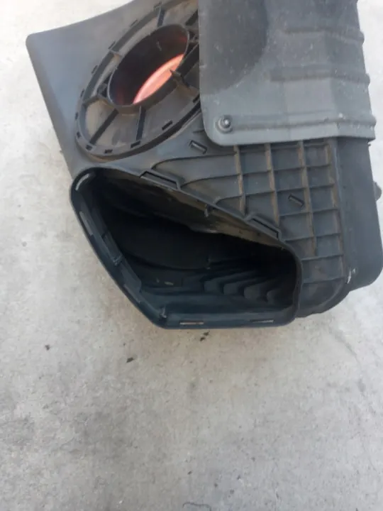 Audi A6 C7 2.0 TDI Luchtfilterhuis OEM 4G0133838L image 4