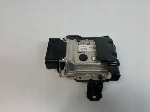 Adblue-besturingseenheid KIA Sorento III 2.2D OEM 29610-2FJX0 image 2