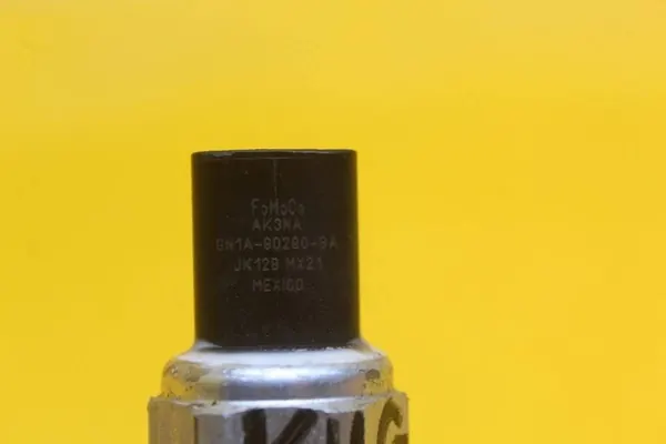 Sensor de presión de aceite Ford Kuga Transit Fiesta GN1A9D290BA image 2