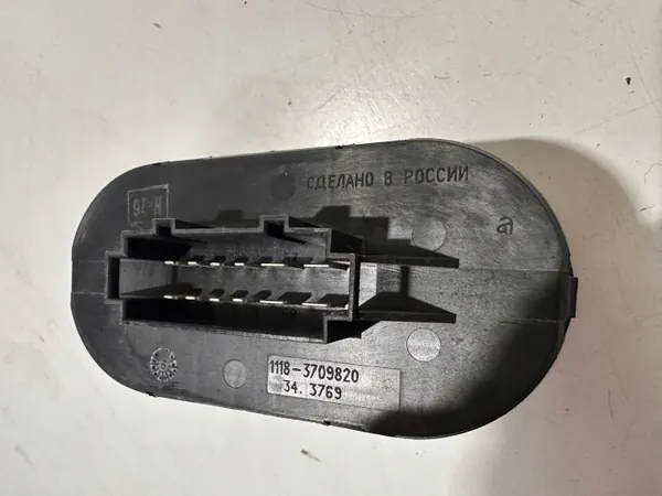 Commutateur d'éclairage Lada Kalina OEM 11118-3709820 image 4