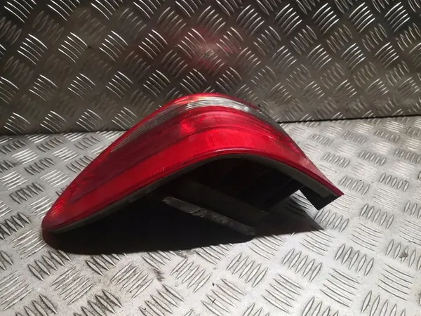 Achterlinker achterlicht Mercedes W211 Kombi OEM 2118202764 image 2