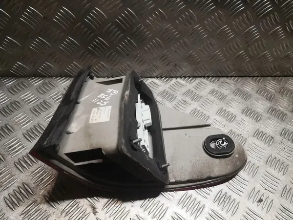 Achterlinker achterlicht Mercedes W211 Kombi OEM 2118202764 image 3