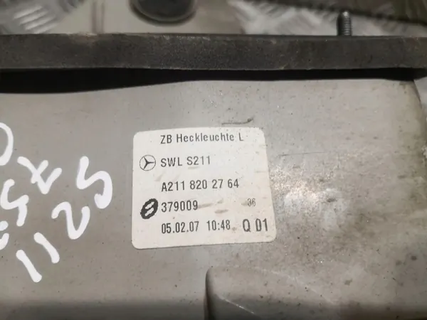 Achterlinker achterlicht Mercedes W211 Kombi OEM 2118202764 image 4